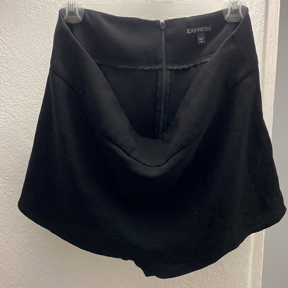 Express black skort size 12